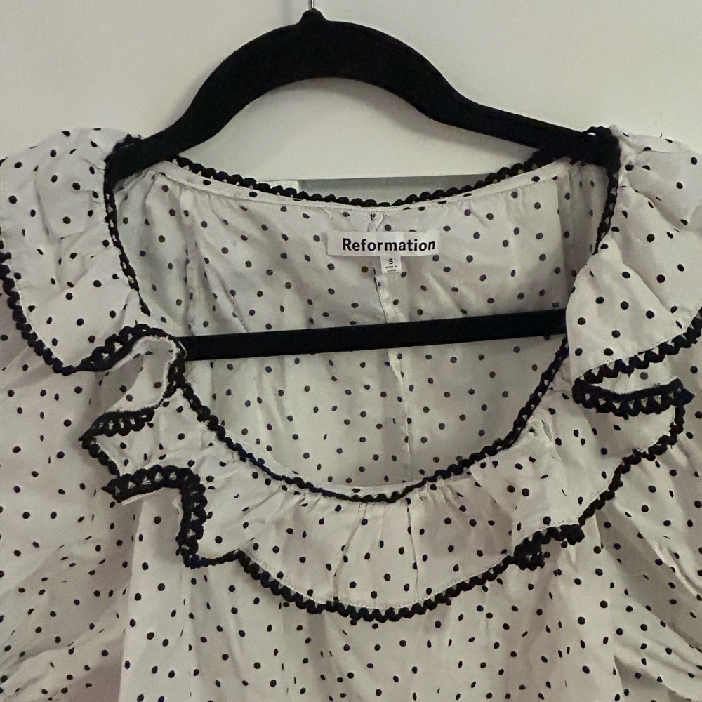 Reformation polka dot ruffle cropped Cambri top Small - Picture 11 of 11